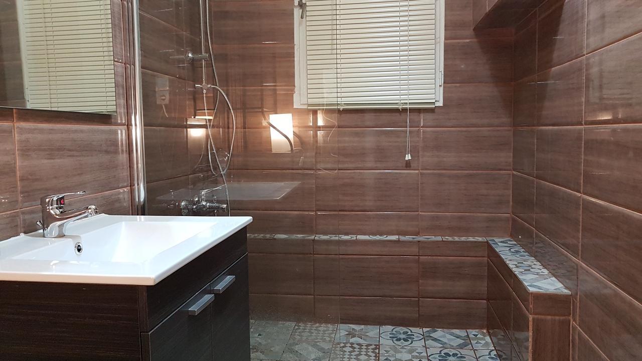 Menta Errathens Apartment - Athens Center, 5 Bd, 2 Bath المظهر الخارجي الصورة